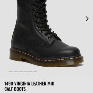 10 eyelet doc martens